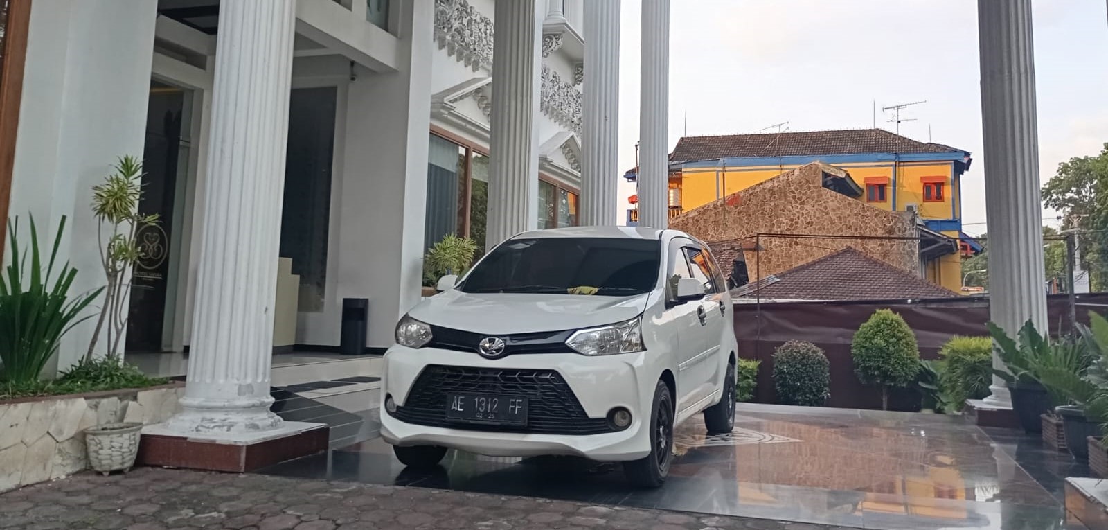 sewa mobil yogyakarta